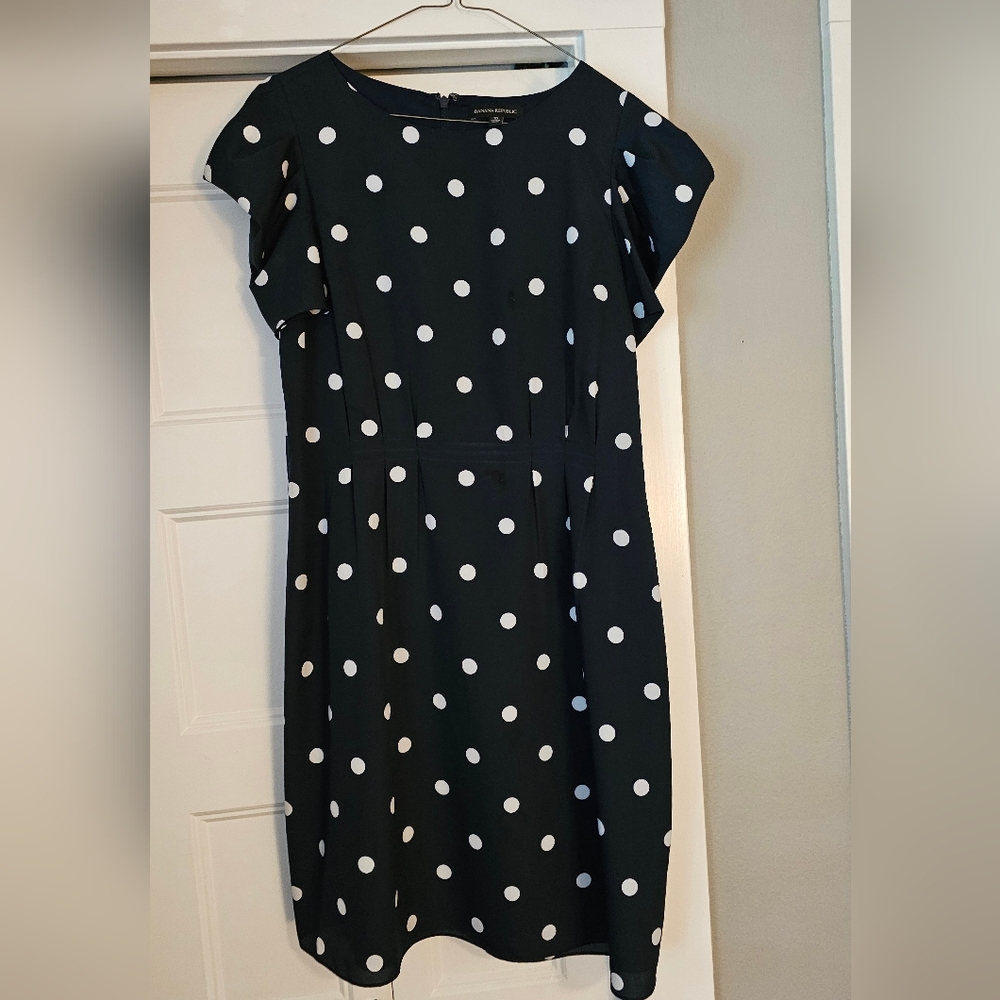 Women's size 10 Banana Republic navy blue polka dot dress midi puff sleeves